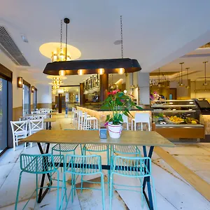 Mari 2*, San Antonio (Ibiza) Spain